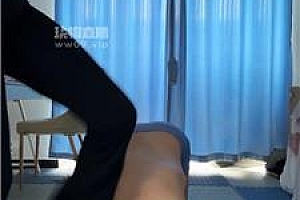 【嘟嘟】胯下羞辱-小白鞋白袜踢踹 JS250727-9