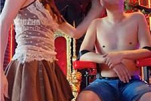 【伊晨】多人暴力耳光虐乳踢裆 bf55961