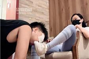 【小妮】健身后原味鞋袜玩贱奴 JS250713-49