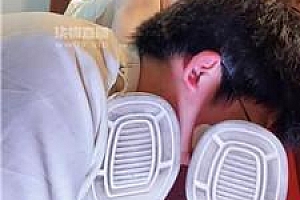 【佳佳】清理脏鞋底-白丝诱惑 bf55413