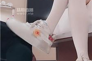 【米小糖】小白鞋白丝踩虐 JS250707-17