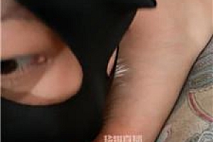 【77夫妻】老婆睡觉偷舔裸足 JS250904-7