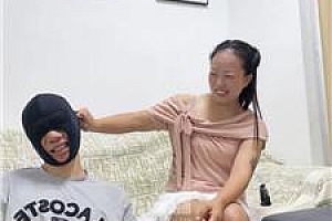 【凹凸曼】少妇小白鞋白袜踩-抽耳光 JS250826-31