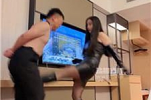 【风吟殿下】长靴黑丝美腿连环踢裆 bf56661