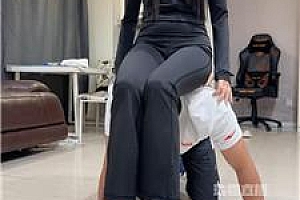【卡莎女帝】调智障狗-滴蜡踩踏钻胯踢裆耳光 JS250813-49