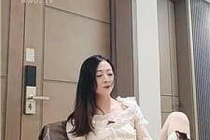 【暮歌】丝袜美腿跳踩小骚 bf58554
