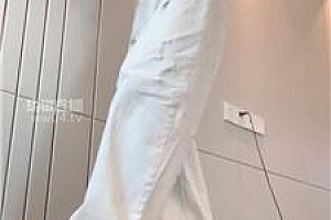 【女生也能很暴力】运动鞋踢踹踩踏-粉袜闻舔 bf58880