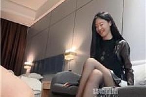 【曦月s】御姐S黑丝美腿踩脚垫奴 bf58815