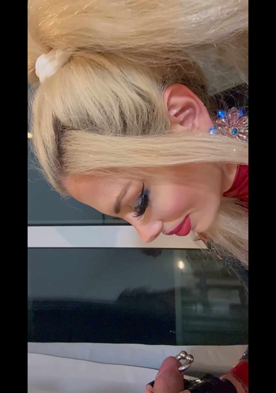 女神斯拉维娜 - 金发虐待狂咬CBT大嘴巴 + preview 2