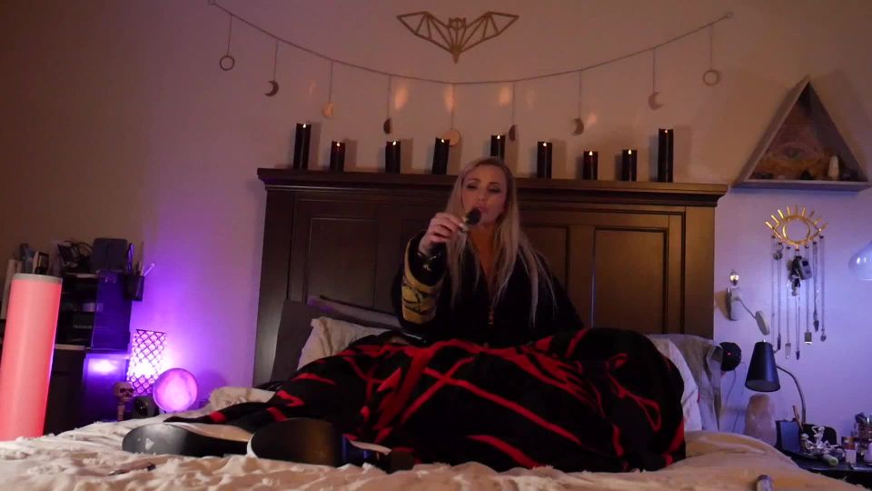 女巫贝贝：我的魔法让你女性化