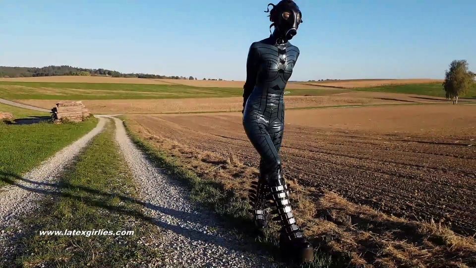 Latexgirlies：1707 乳胶与橡胶 – 紧致包裹