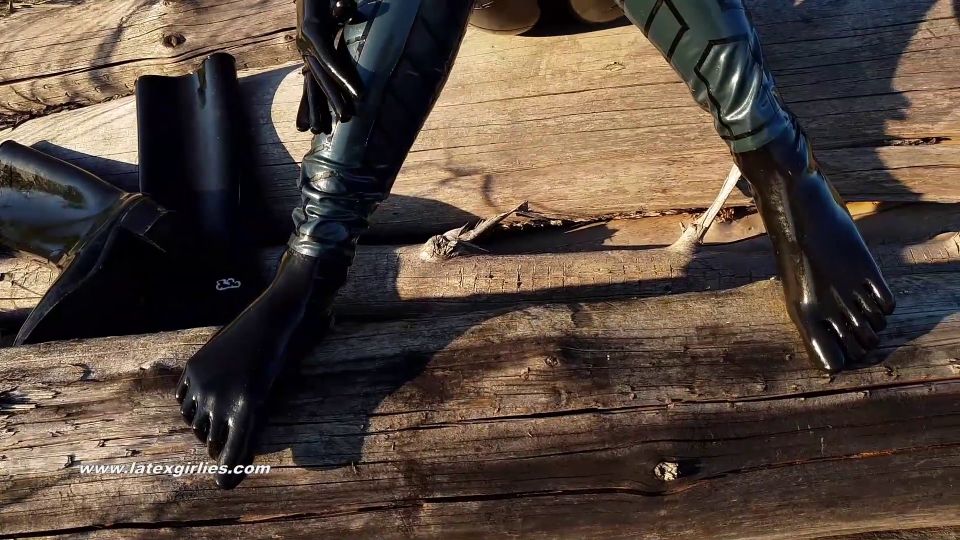 Latexgirlies：1707 乳胶与橡胶 - 紧致包裹 + preview 2