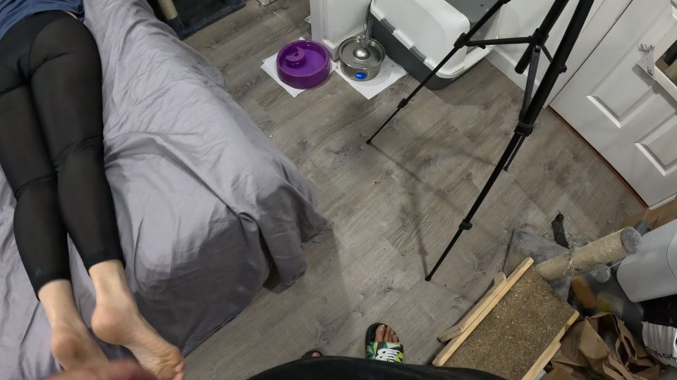 射在她脚上、屁股和舌头上 - 洛拉精液覆盖的脏脚 第2卷 GoPro第一人称视角胸部 第1部分（共2部分） + preview 4