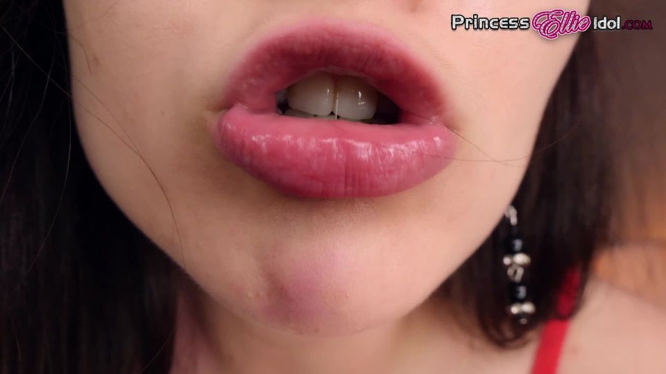 我的小公主艾莉：被双目圆睁的雌雄同体美女操弄并扼喉 + preview 4